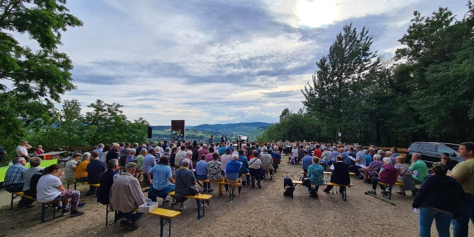 Eröffnungsgottesdienst auf der Schönen Weinsicht