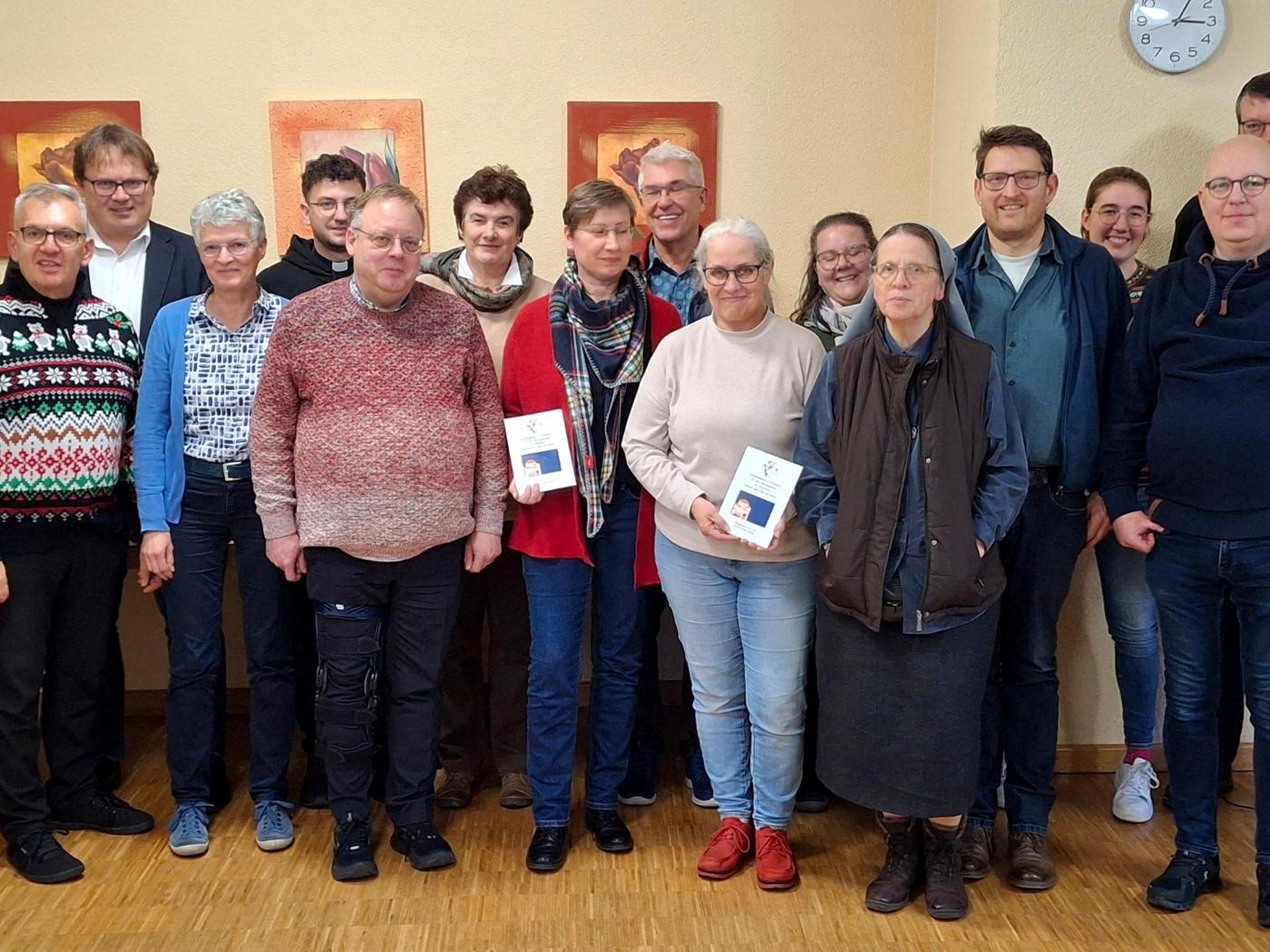 Die Hauptamtlichen beim Fachtag Prävention stellen die Schutzkonzepte vor