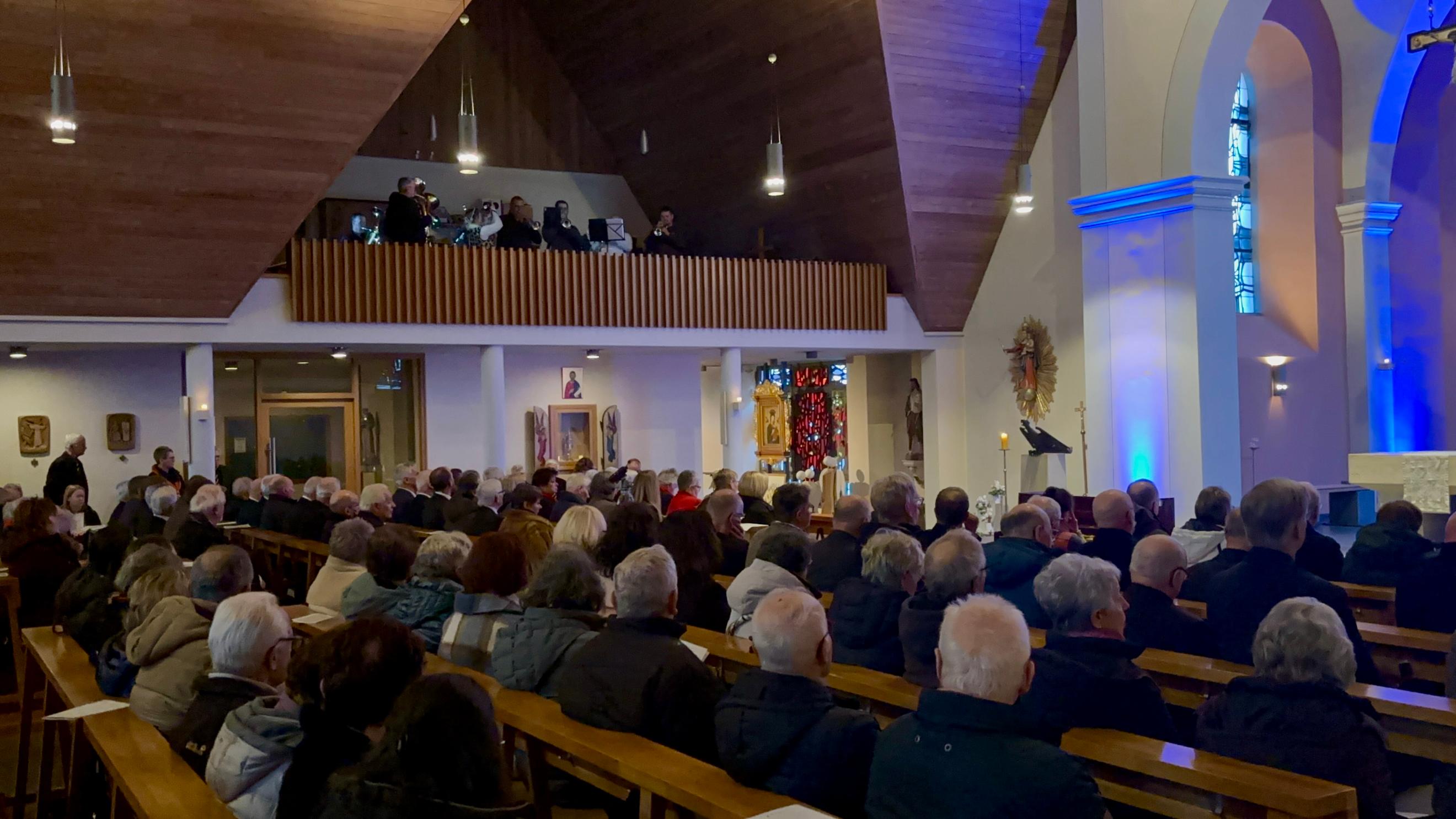 20260118 Chorjubiläum Longkamp 5 - Das Bläserensemble des MV 'Harmonie' Longkamp bei einem Vortrag