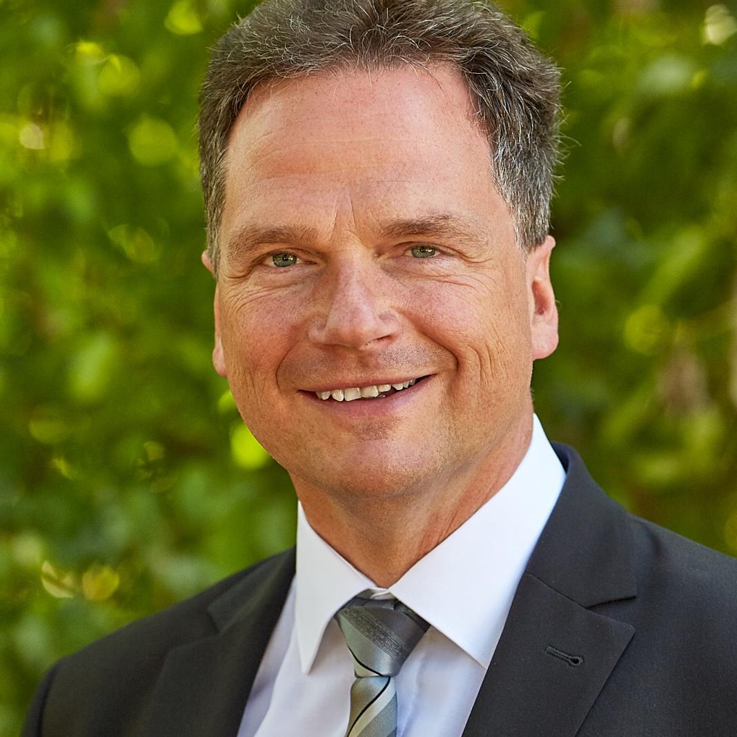 Dr. Michael Meyer