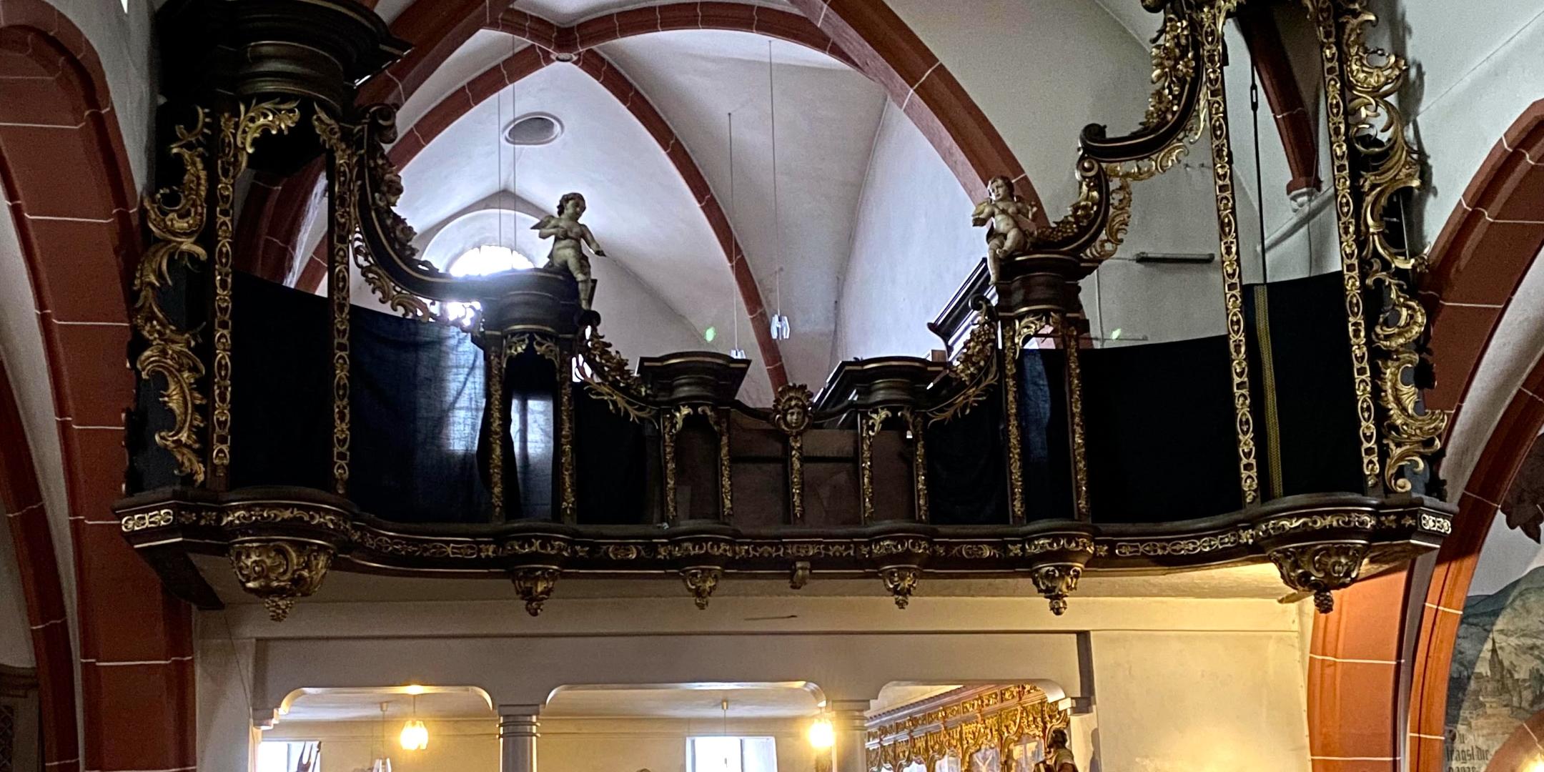 Bernkastel St. Michael 20 - Innenraum, Blick nach Westen; der derzeit leere Orgelprospekt wird künftig ein Instrument der Firma Weimbs (Hellenthal) aufnehmen
