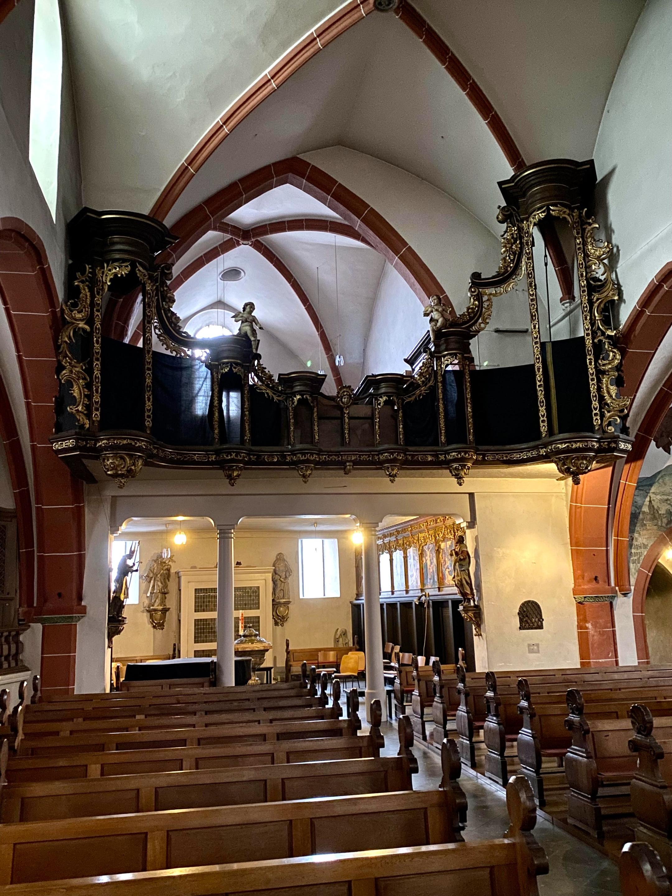 In den derzeit leeren barocken Orgelprospekt der Michaelskirche wird als Krönung der Innenrenovierung ein Instrument der Firma Weimbs (Hellenthal) eingebaut werden