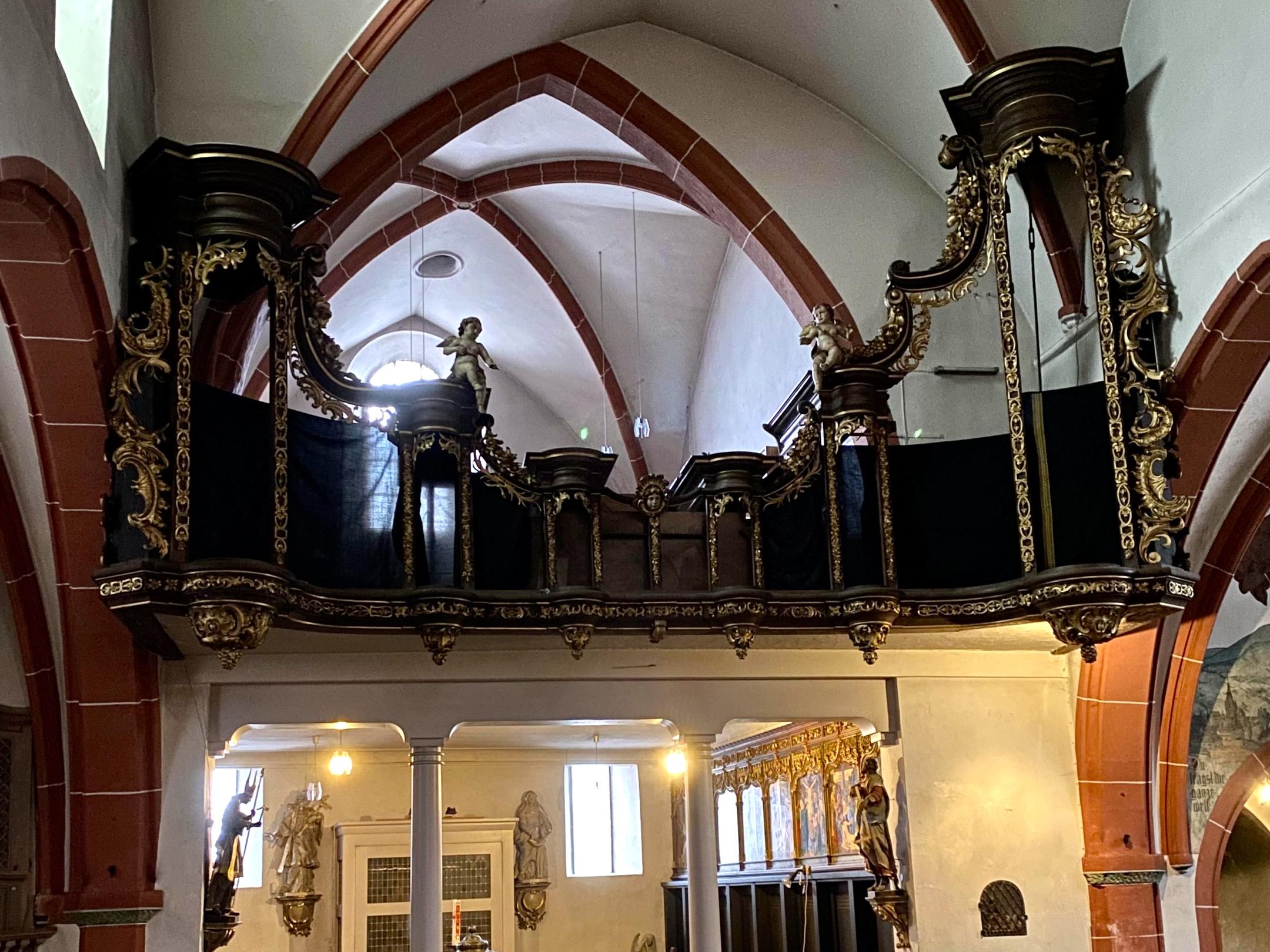 Bernkastel St. Michael 20 - Innenraum, Blick nach Westen; der derzeit leere Orgelprospekt wird künftig ein Instrument der Firma Weimbs (Hellenthal) aufnehmen