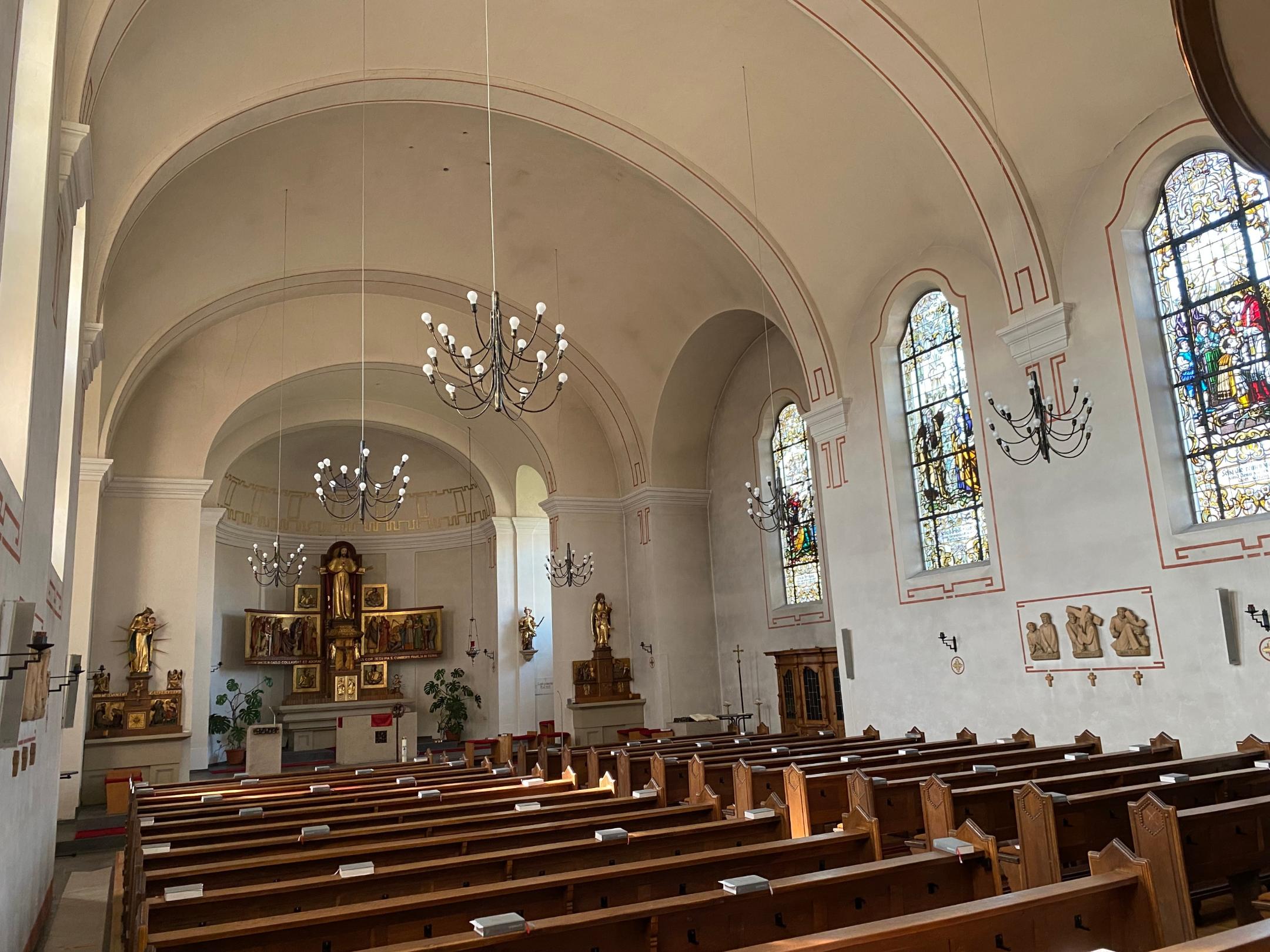 Morbach-Haag St. Kunibert 02 - Blick ins Kirchenschiff