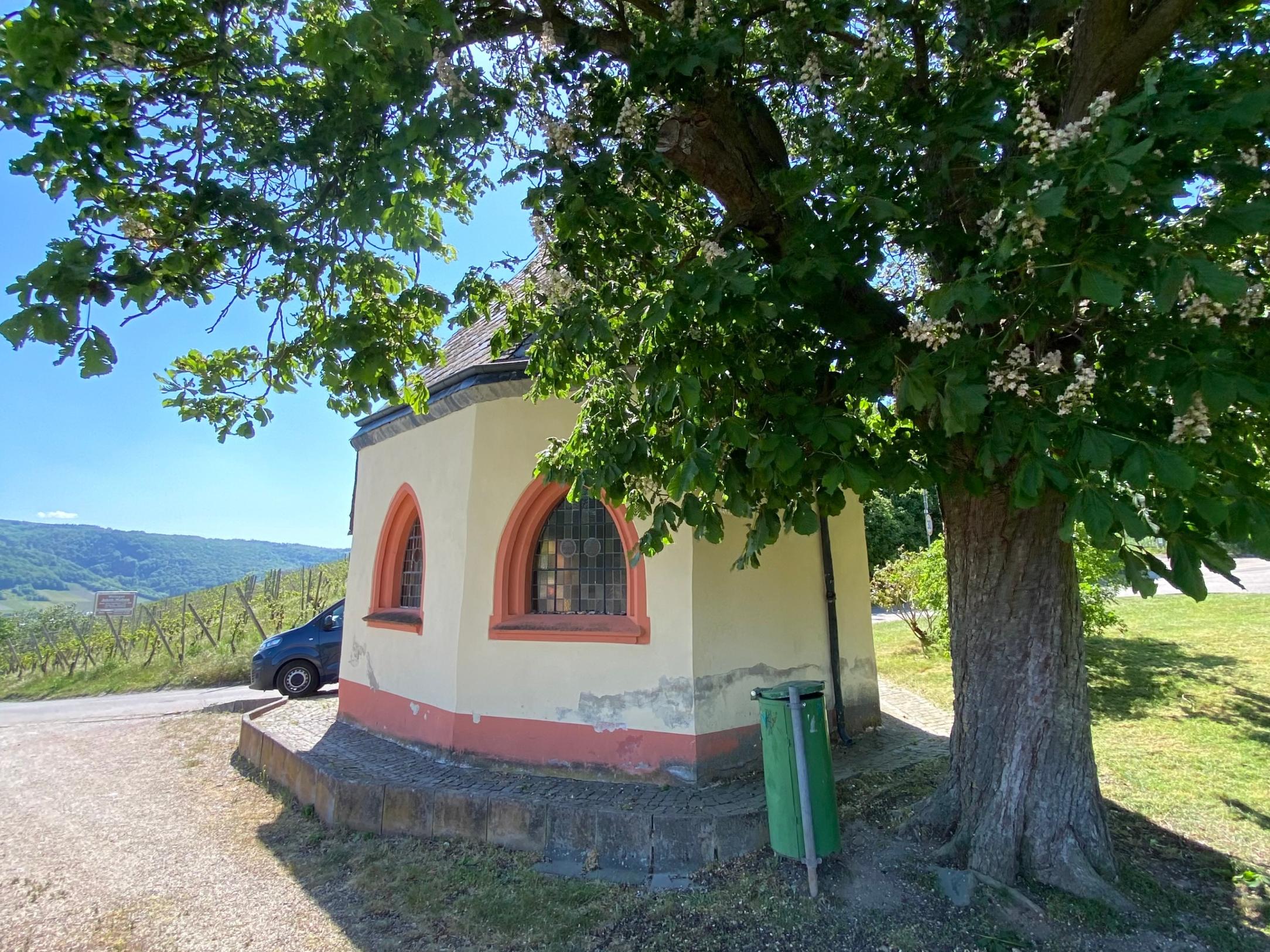Bernkastel-Kues OT Kues Fierskapelle 07 - Blick auf die Fierskapelle