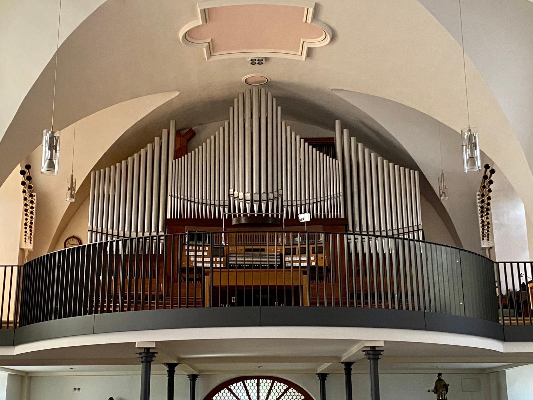 Orgel in St. Briktius nach der Erweiterung um die 'Fanfare'