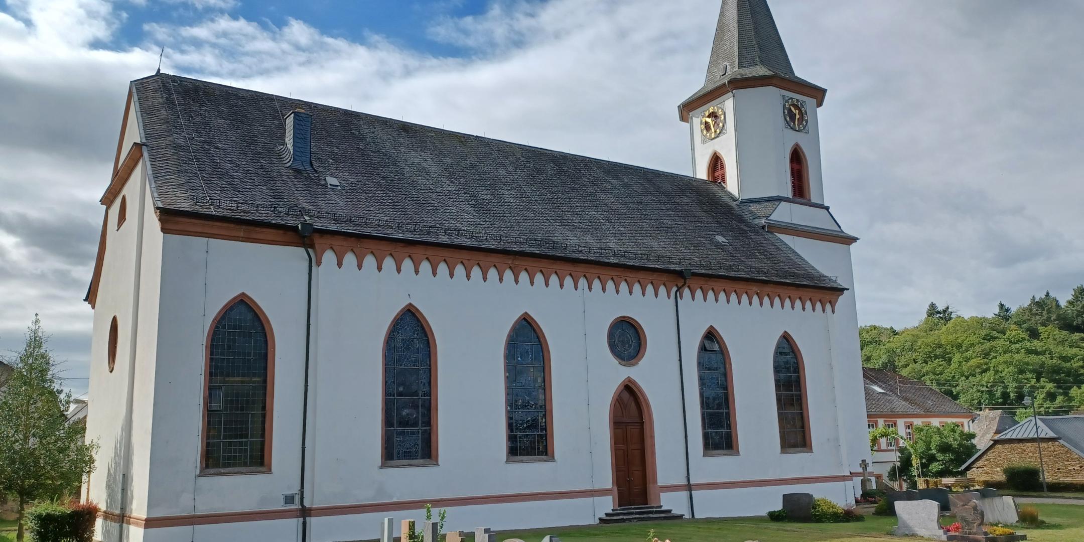 Maring St. Remigius 01 - Außenansicht