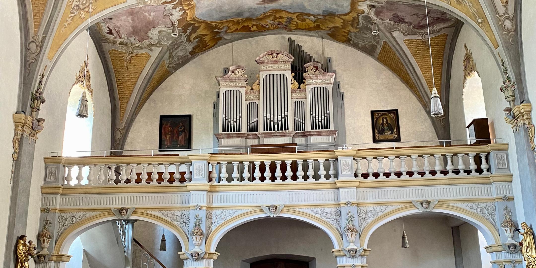 Piesport St. Michael 20 - Blick Richtung Orgelempore mit Koulen-Orgel von 1902